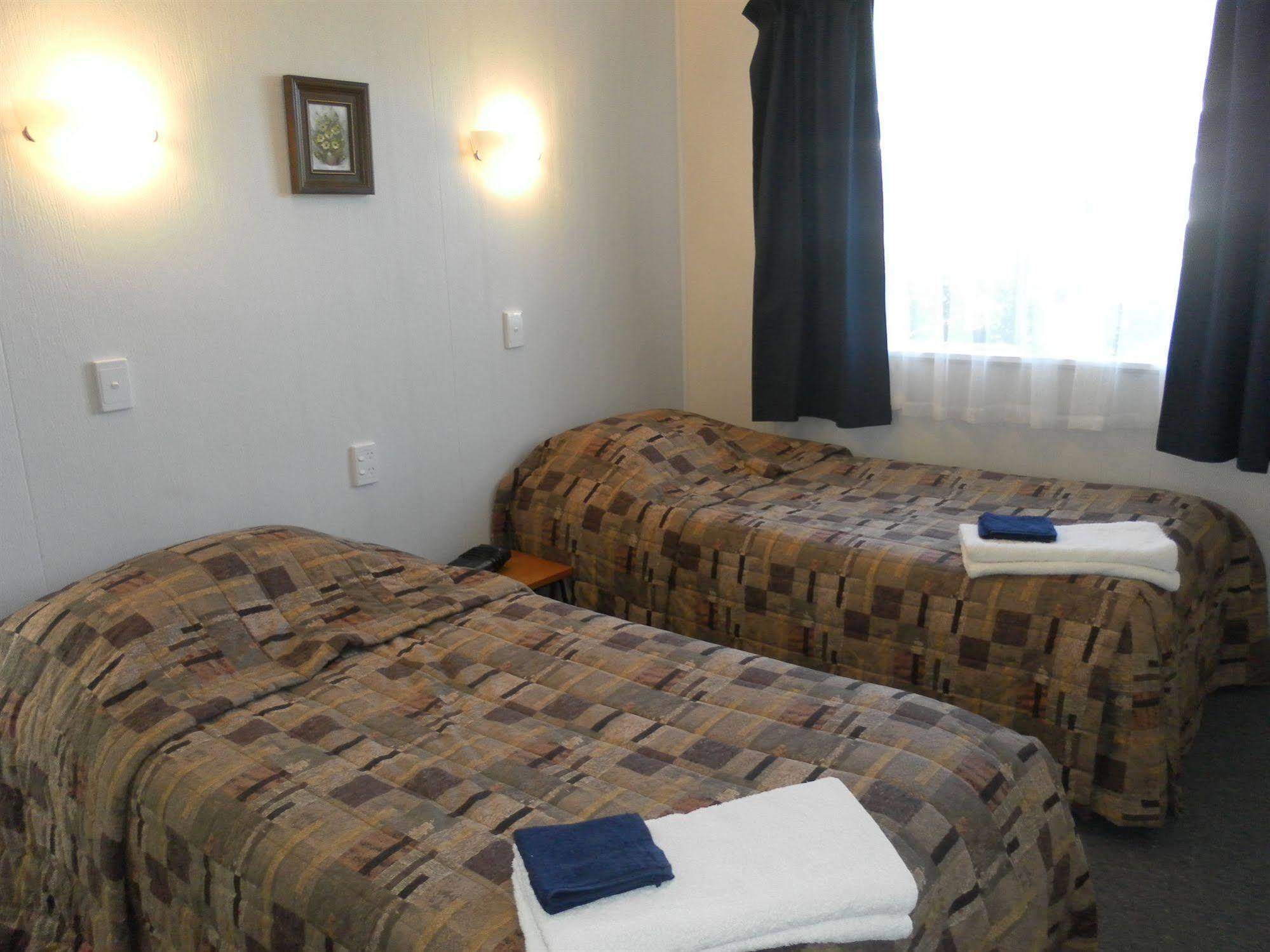 Beachside Sunnyvale Motel Піктон Екстер'єр фото