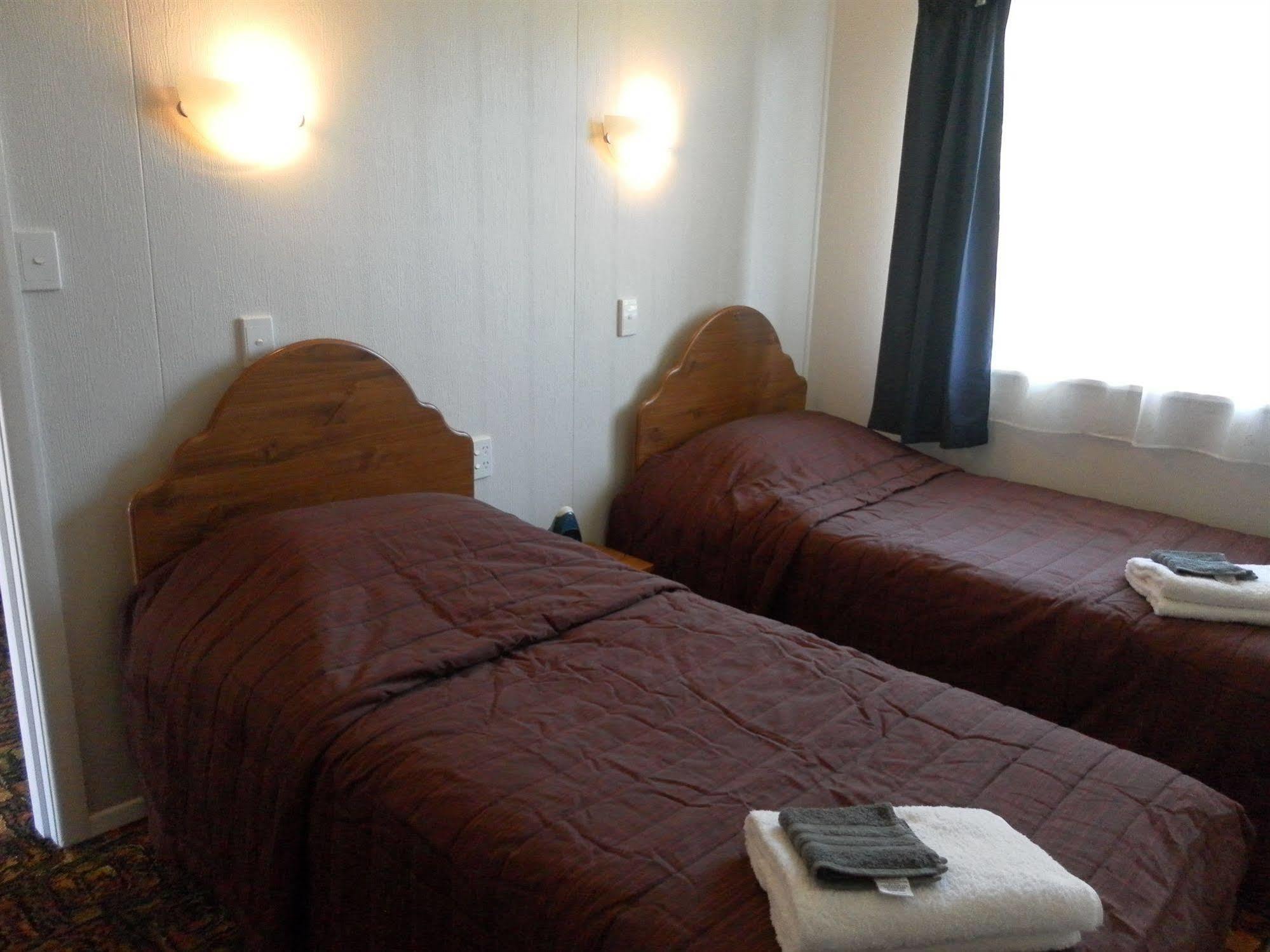 Beachside Sunnyvale Motel Піктон Екстер'єр фото