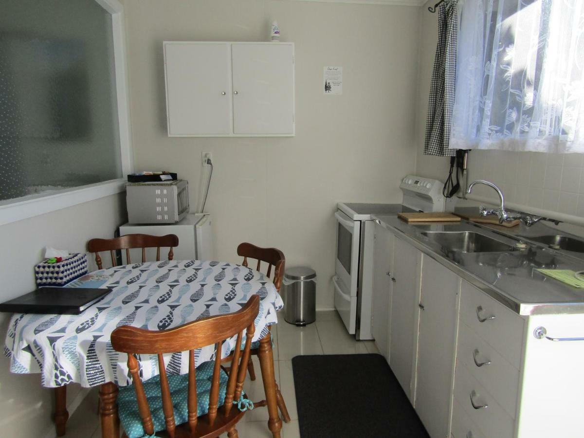 Beachside Sunnyvale Motel Піктон Екстер'єр фото